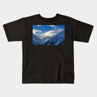 Aoraki/Mt Cook under lenticular cloud Kids T-Shirt